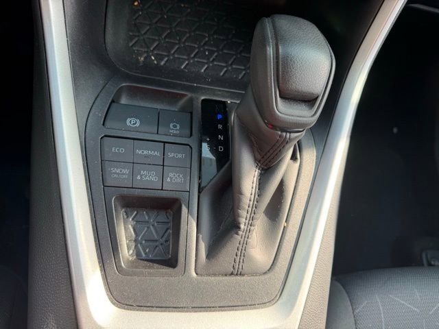 Used 2025 Toyota RAV4 XLE image 18