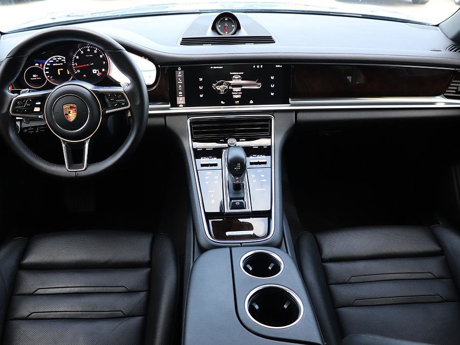 Used 2017 Porsche Panamera 4 image 28