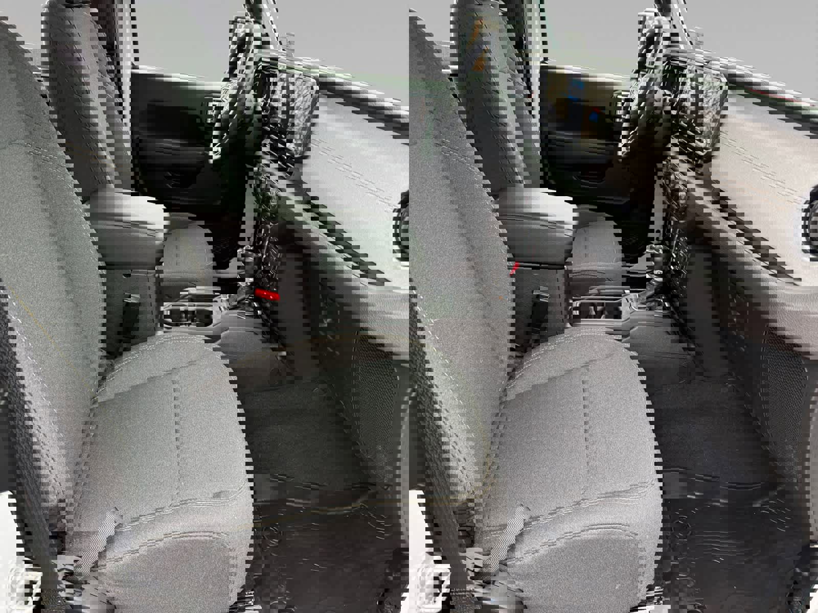 Used 2025 Jeep Wrangler Sport image 9