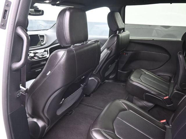 Used 2025 Chrysler Pacifica Select FWD image 10