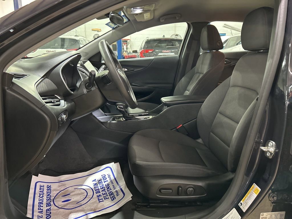 Used 2023 Chevrolet Malibu LT image 18