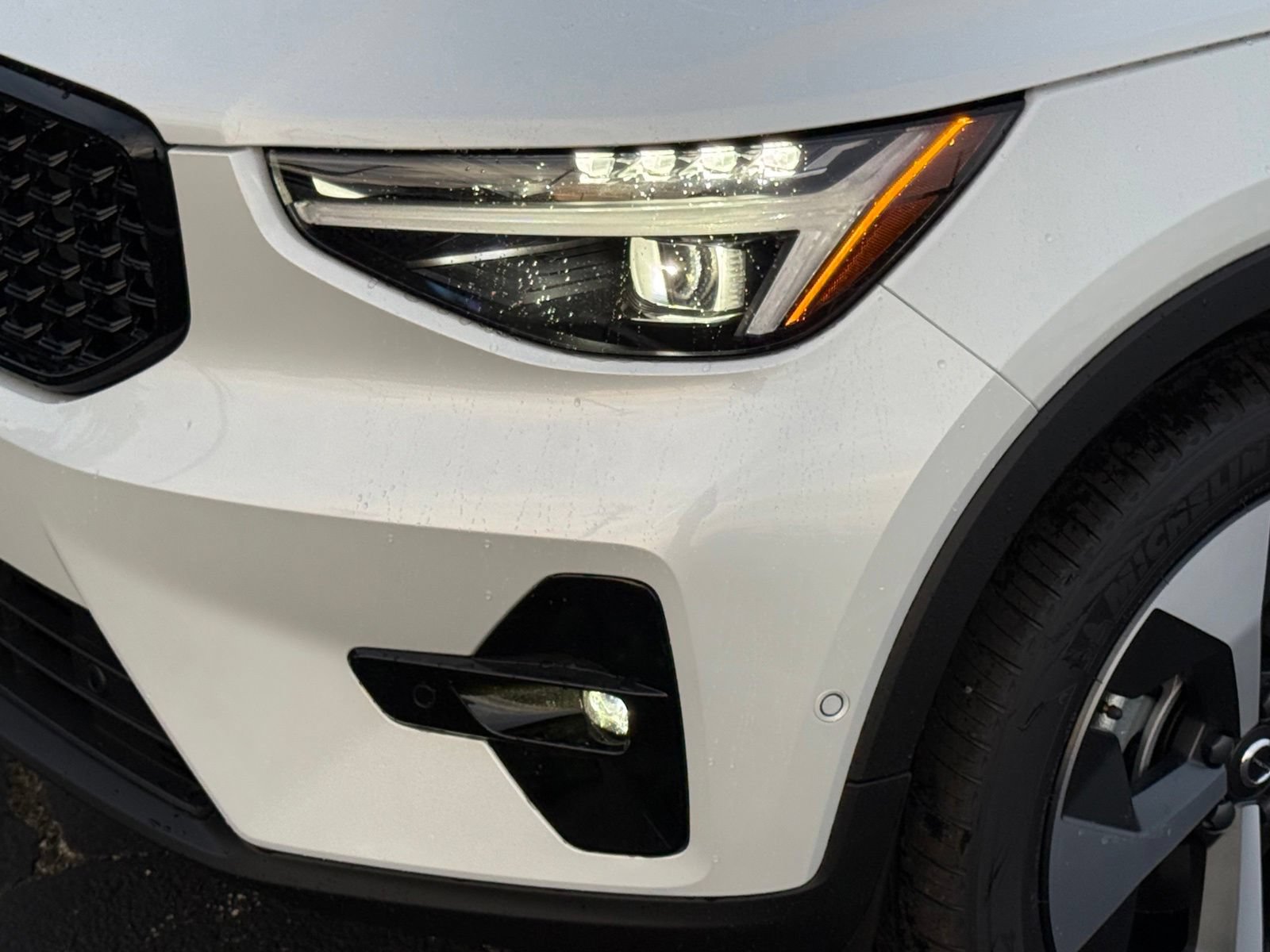 New 2026 Volvo XC40 B5 Plus w/ Protection Package Premier AWD/4WD image 11