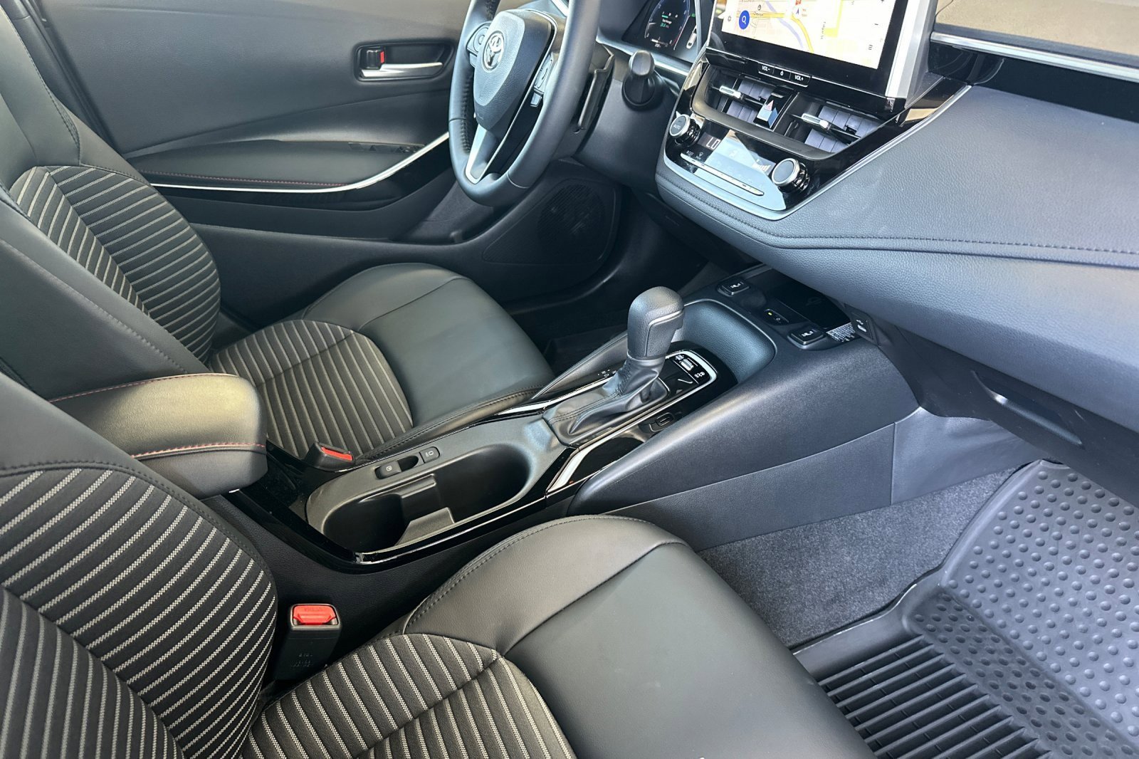 Used 2026 Toyota Corolla XSE FWD image 14