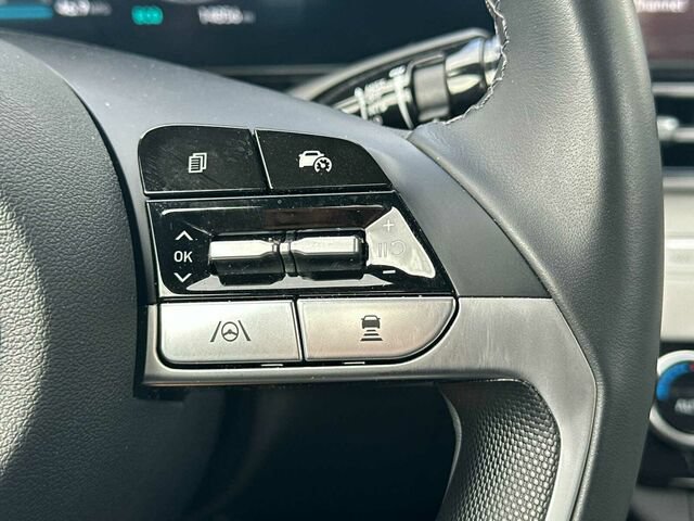 Used 2024 Hyundai Elantra Limited FWD image 29
