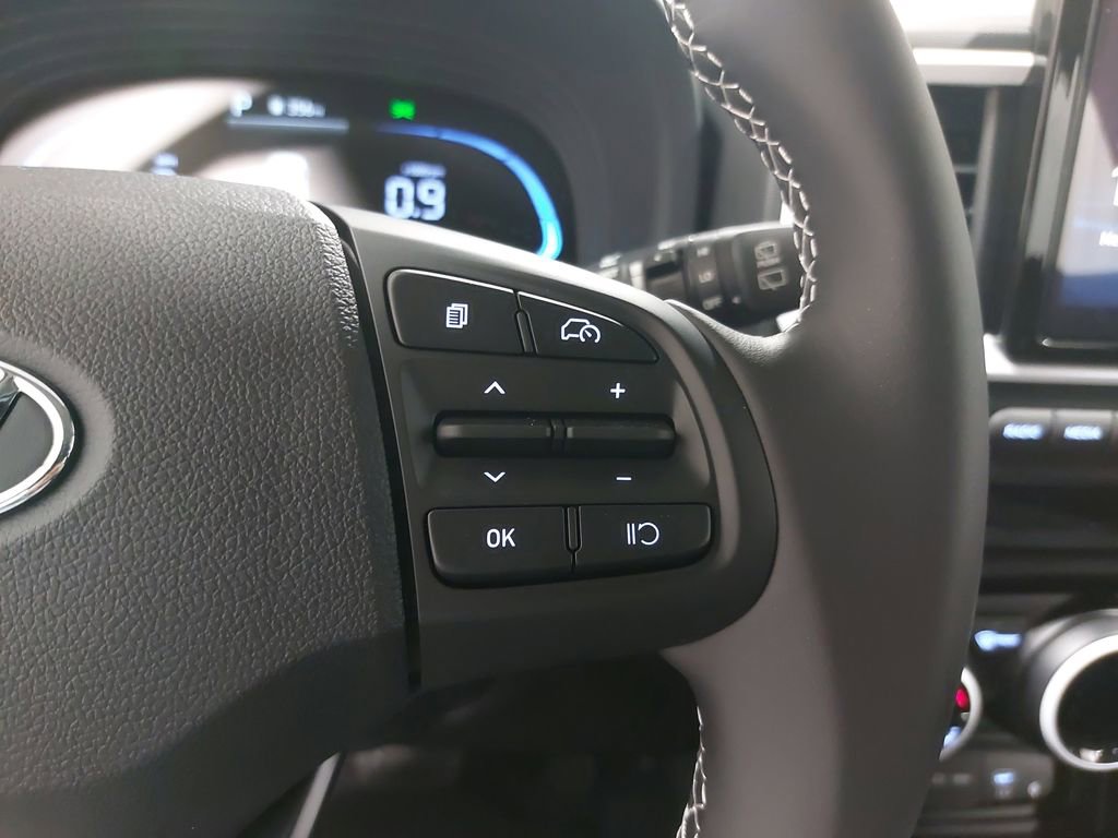 New 2025 Hyundai Venue Limited image 17