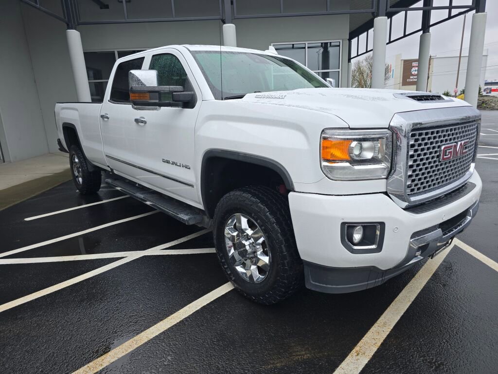 Used 2017 GMC Sierra 3500 Denali w/ Duramax Plus Package image 3
