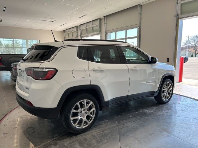 Used 2022 Jeep Compass Latitude w/ Sun and Sound Group image 8