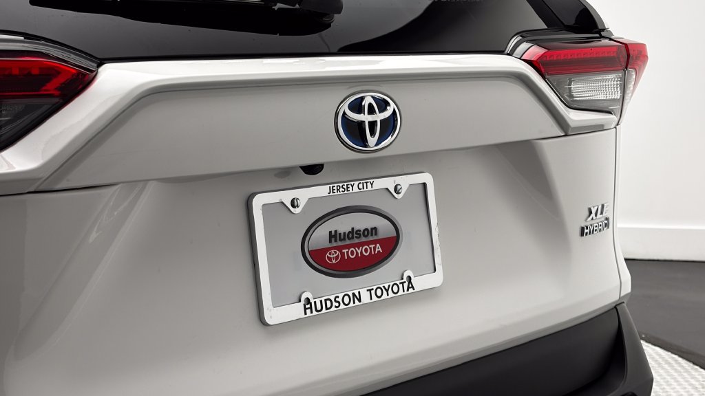 Used 2024 Toyota RAV4 XLE w/ Weather Package AWD/4WD image 8