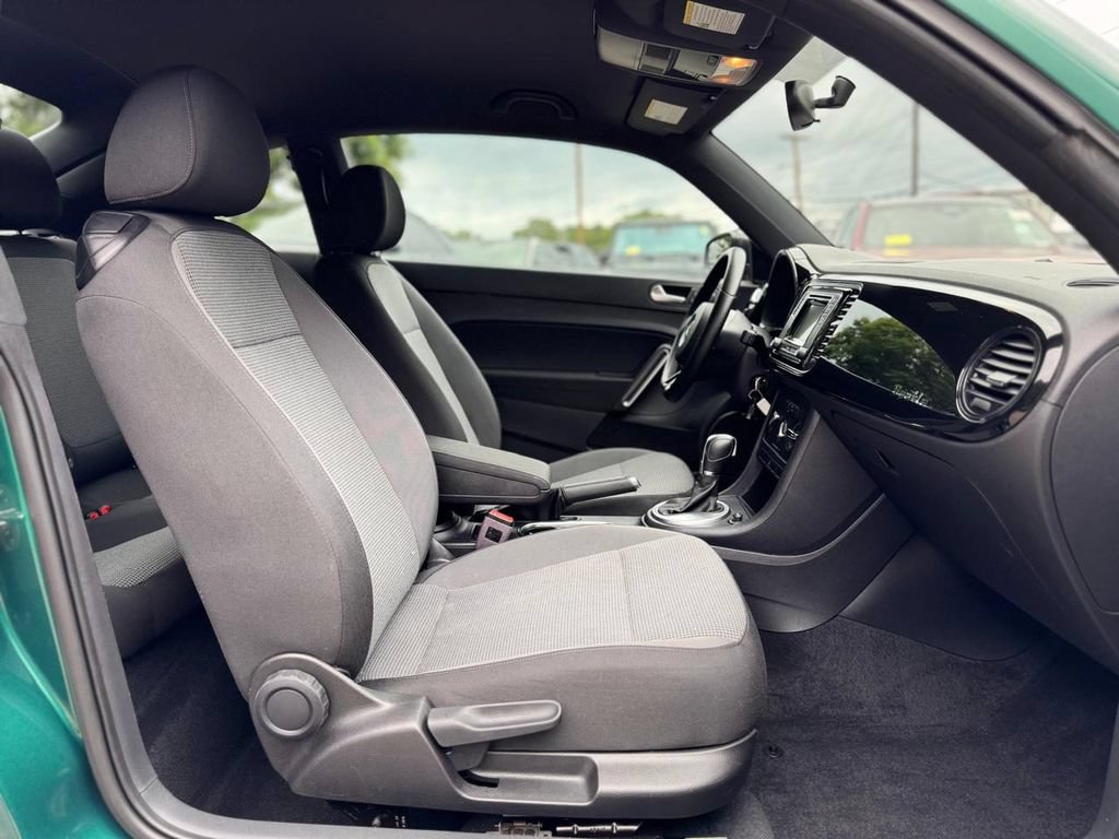 Used 2018 Volkswagen Beetle 2.0T S FWD image 25