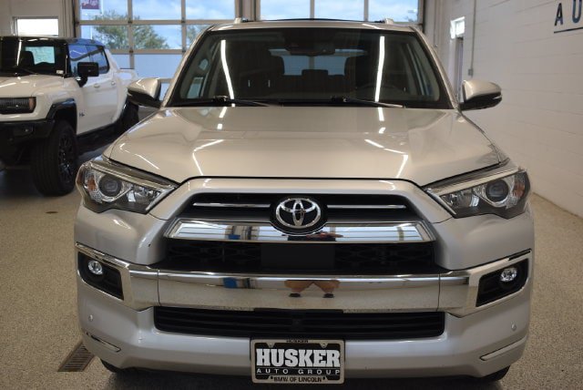 Used 2022 Toyota 4Runner Limited AWD/4WD image 3