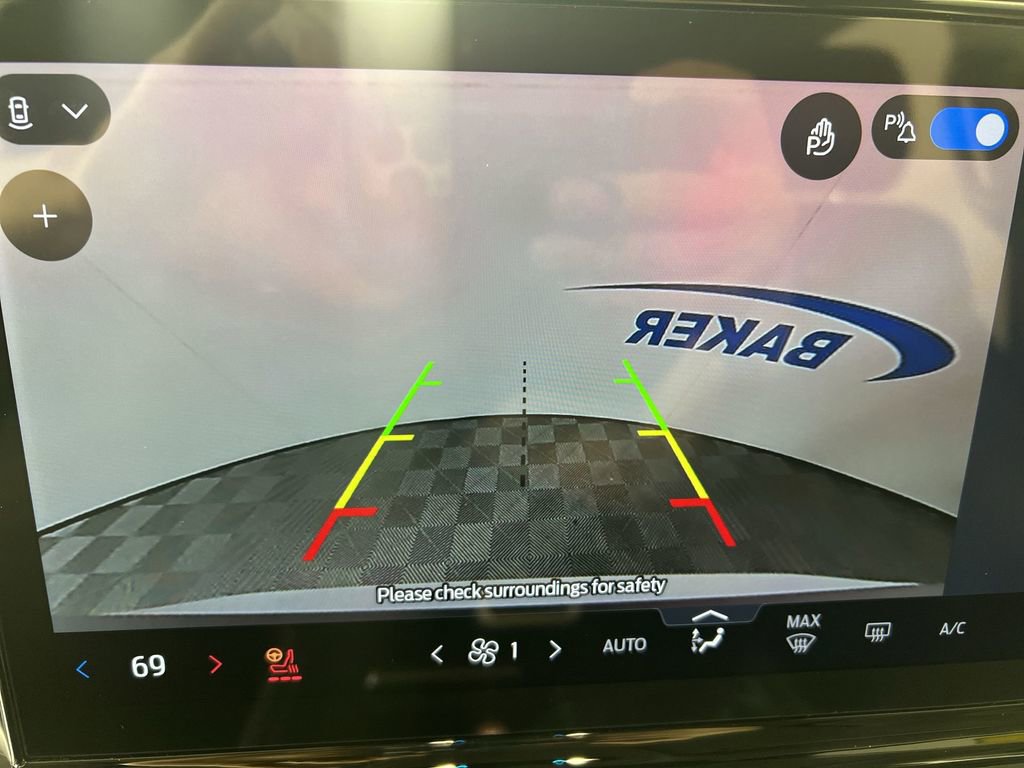 Used 2025 Ford Expedition Platinum image 16