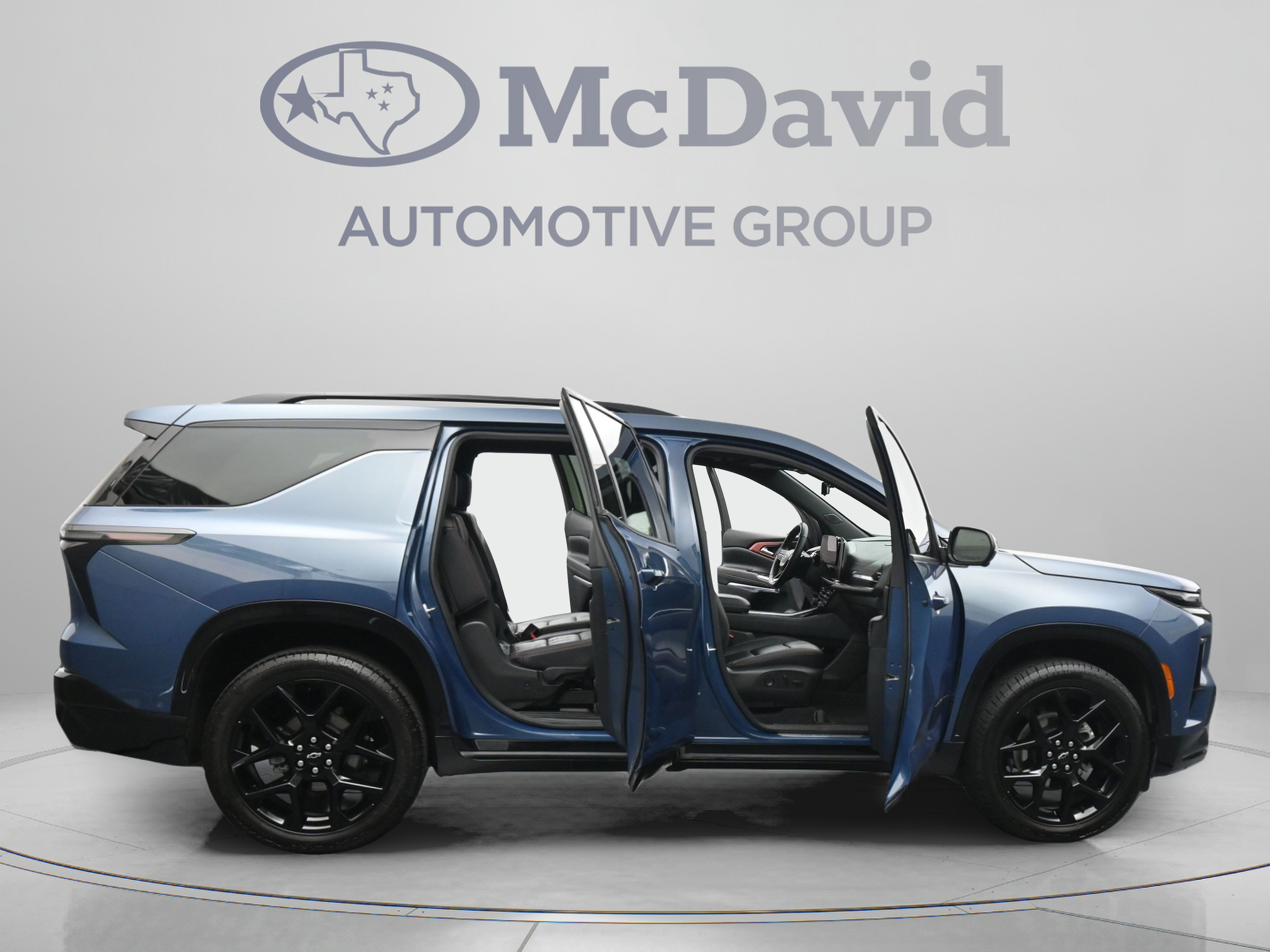 Used 2025 Chevrolet Traverse RS w/ LPO, Cargo Package AWD/4WD image 42