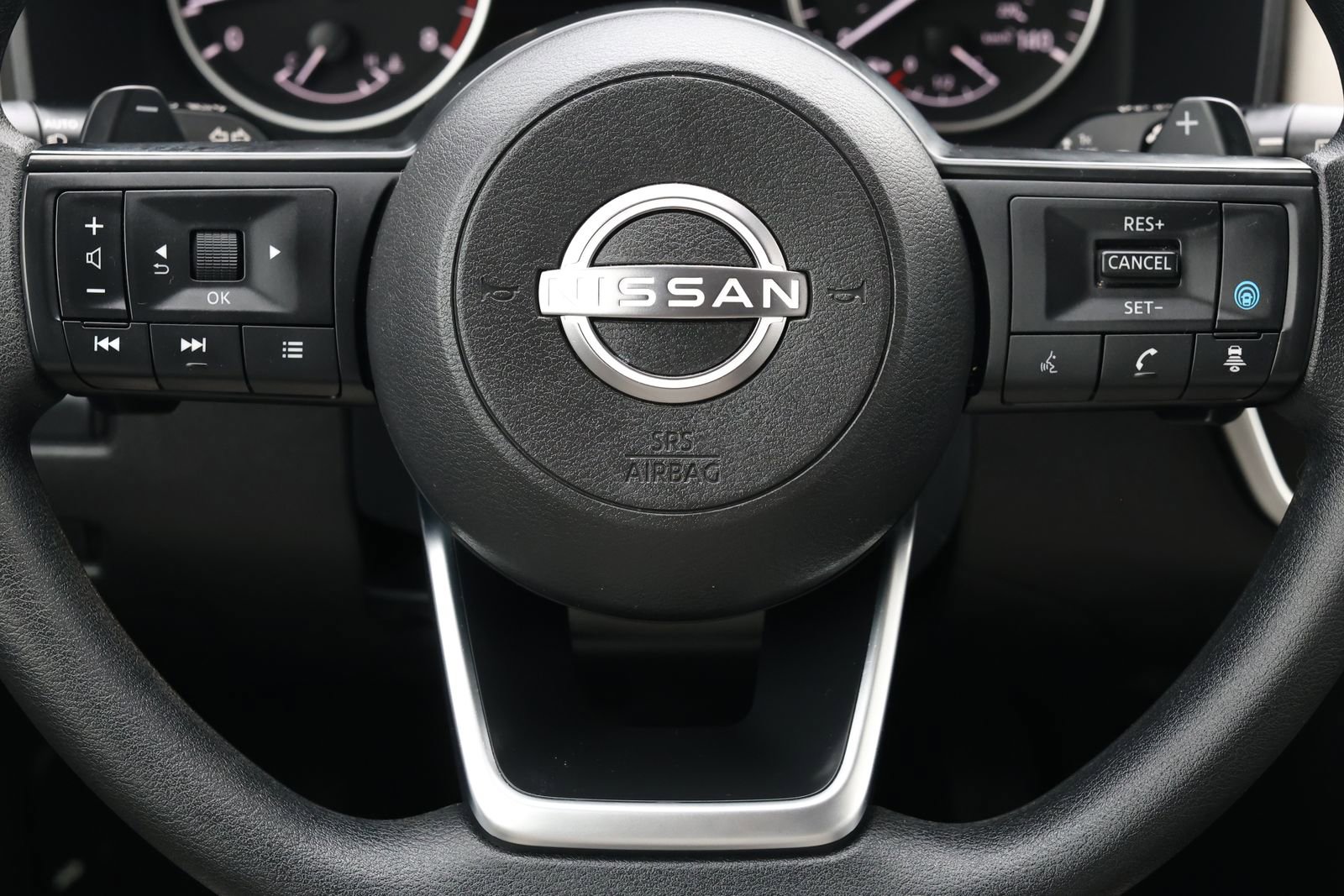 Used 2024 Nissan Rogue SV image 17