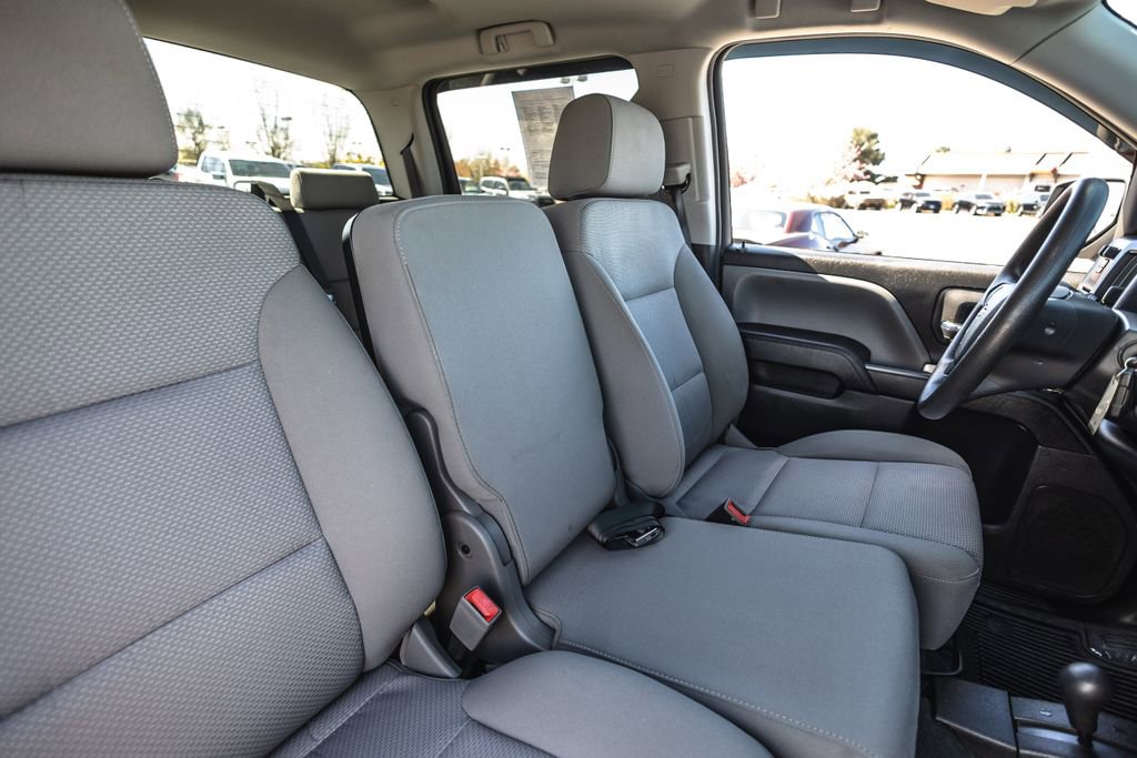 Used 2018 Chevrolet Silverado 1500 Custom w/ Custom Value Package AWD/4WD image 31