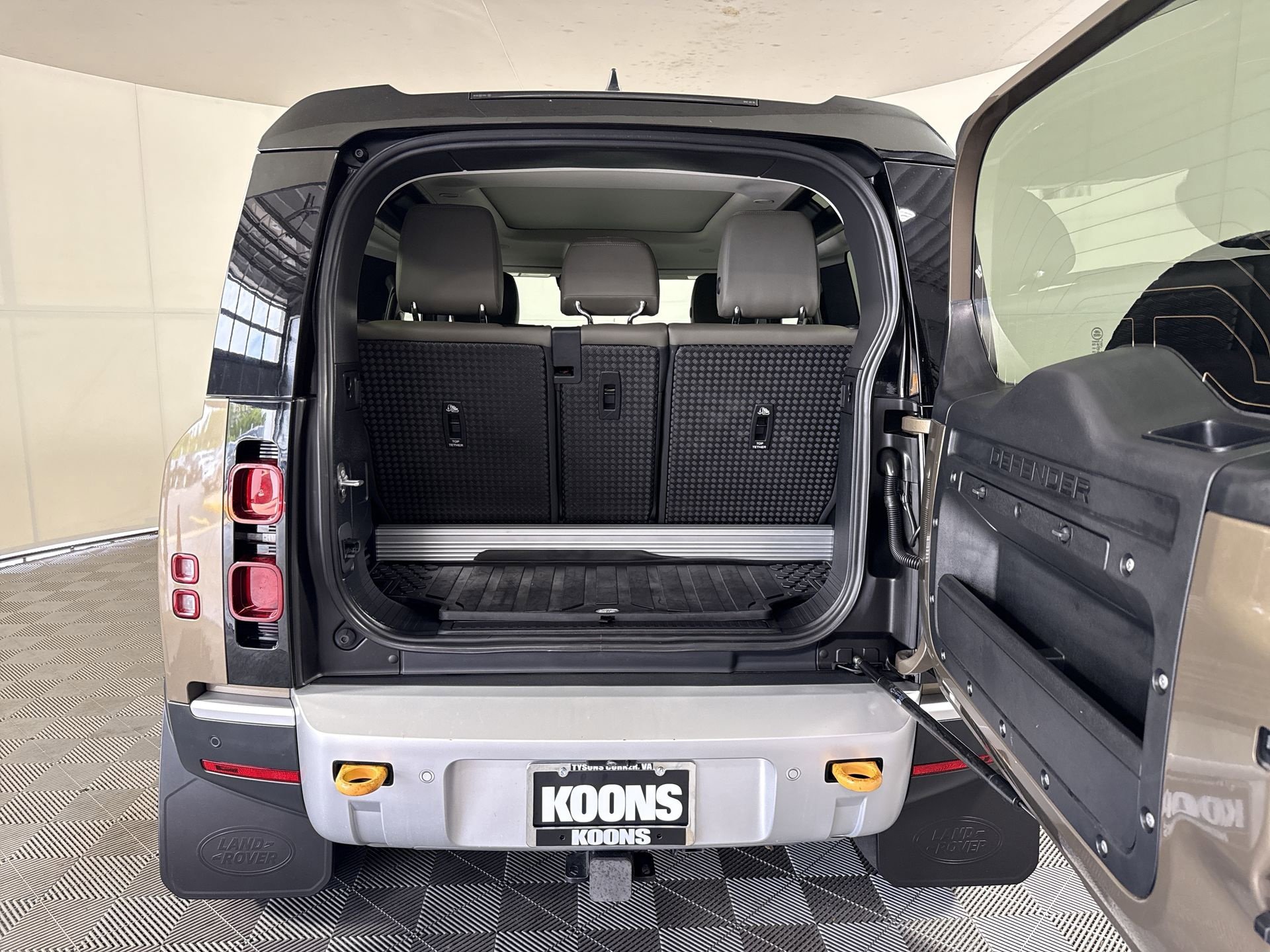 Used 2023 Land Rover Defender 90 S AWD/4WD image 26