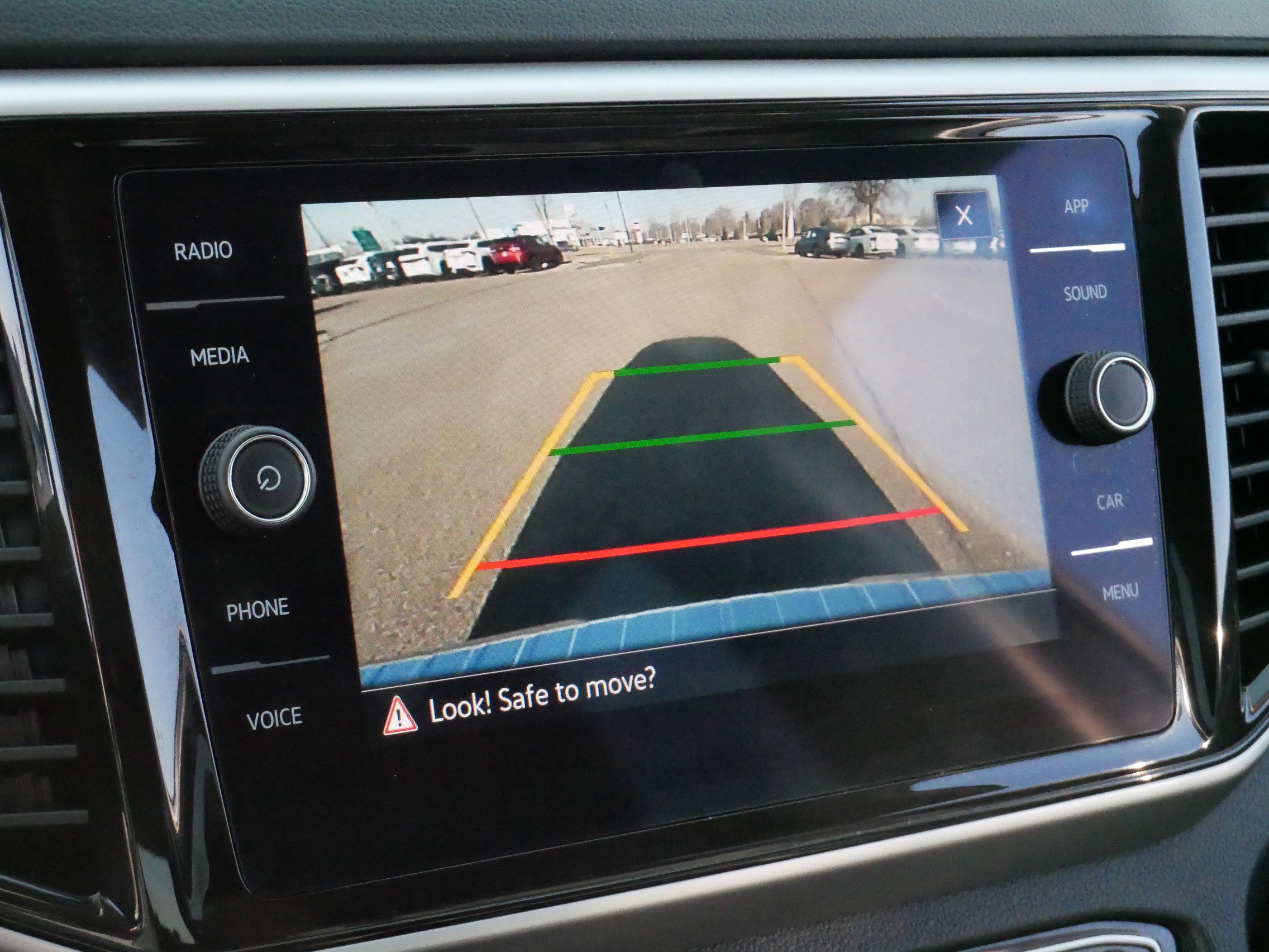 Certified 2023 Volkswagen Atlas SE image 28