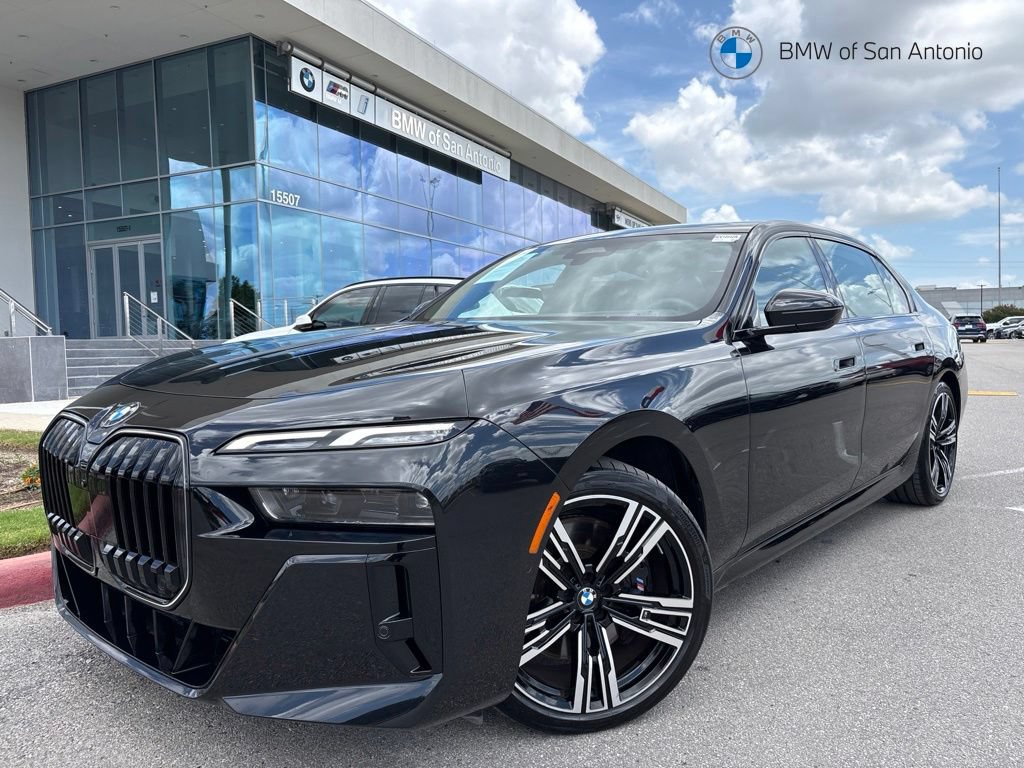Certified 2025 BMW 740i xDrive w/ Premium Package AWD/4WD video 1