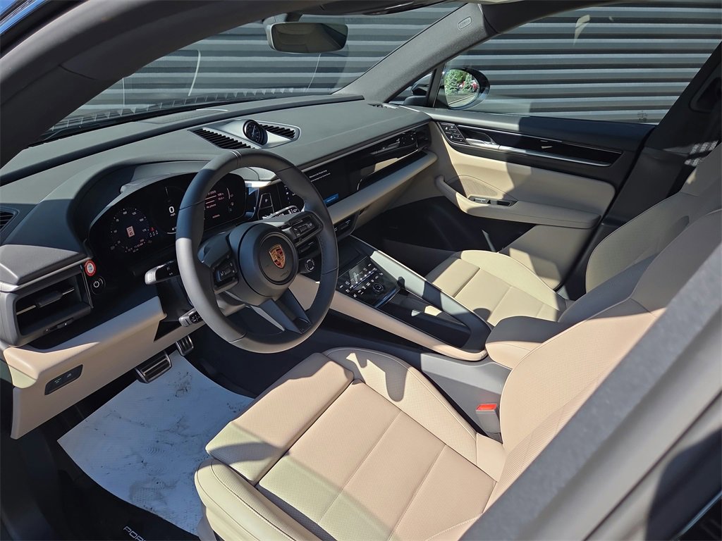 New 2025 Porsche Macan 4S Electric image 4