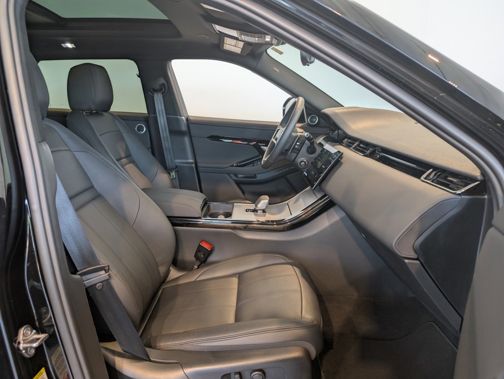 Used 2025 Land Rover Range Rover Evoque S image 31