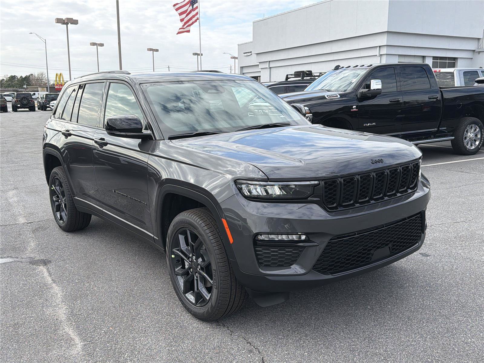 New 2025 Jeep Grand Cherokee Limited image 4