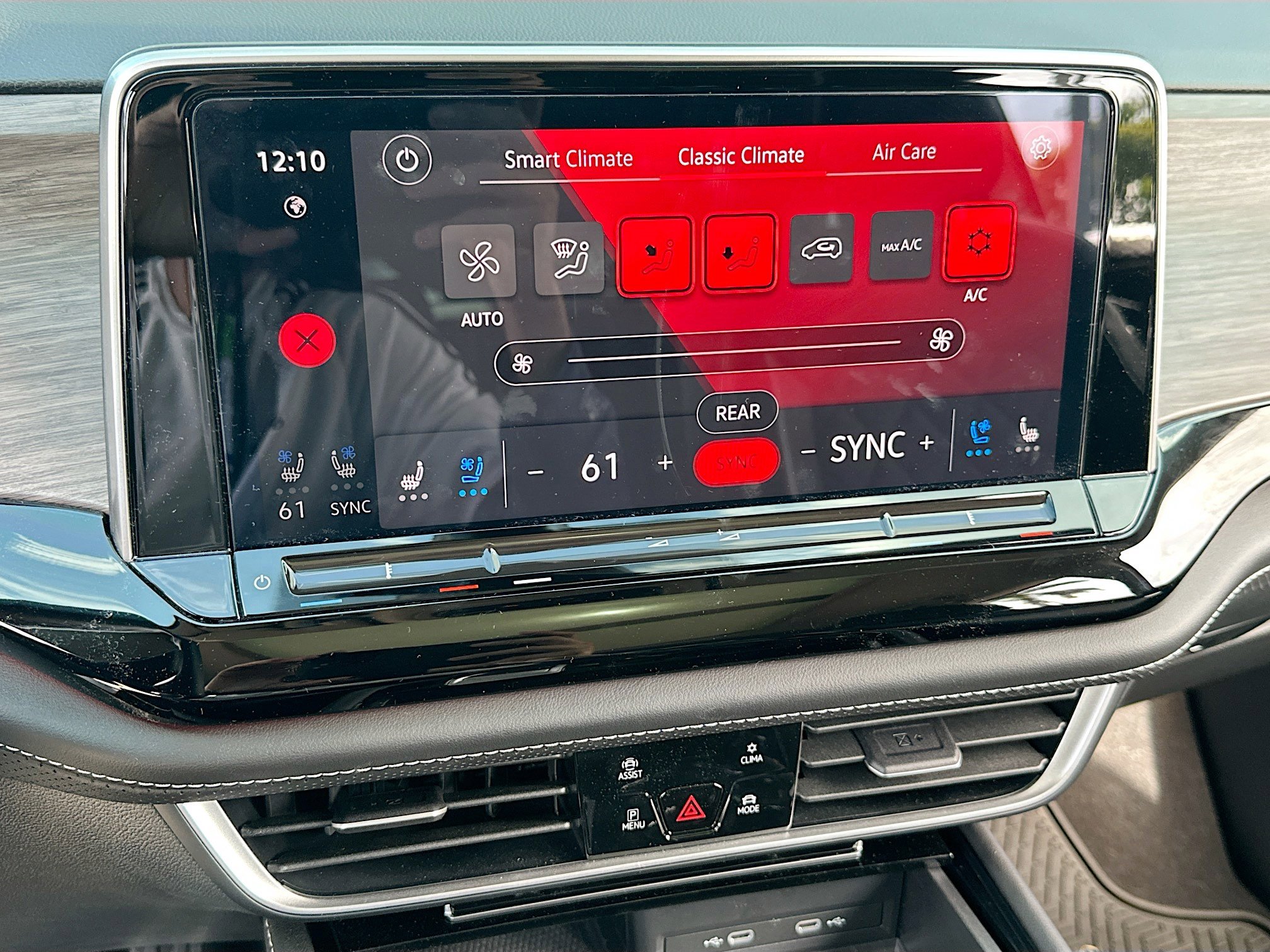 Used 2024 Volkswagen Atlas SEL Premium R-Line image 16