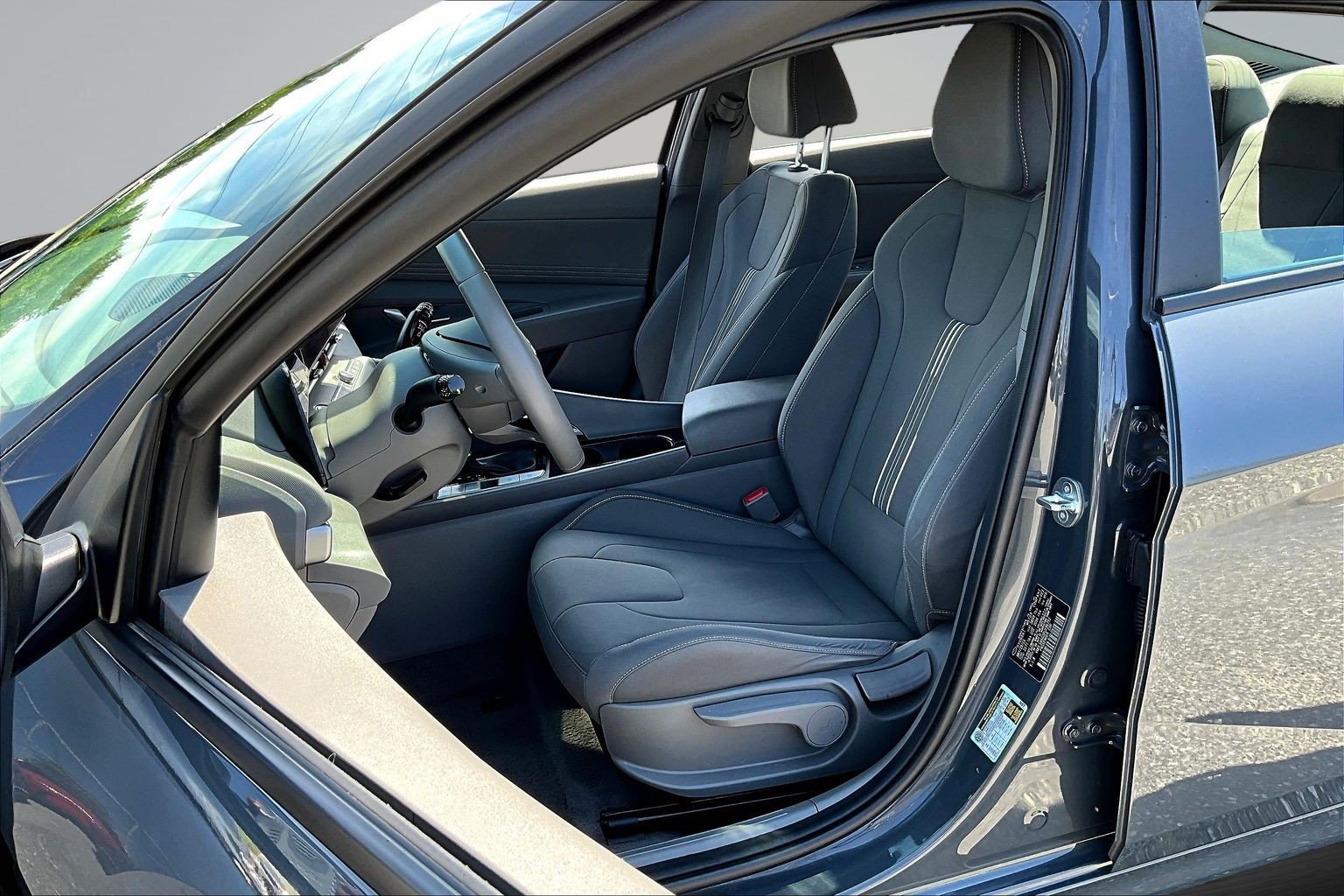 Used 2023 Hyundai Elantra SEL w/ Convenience Package FWD image 18