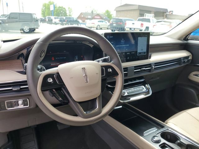 Used 2024 Lincoln Corsair Reserve w/ Equipment Group 201A AWD/4WD image 16
