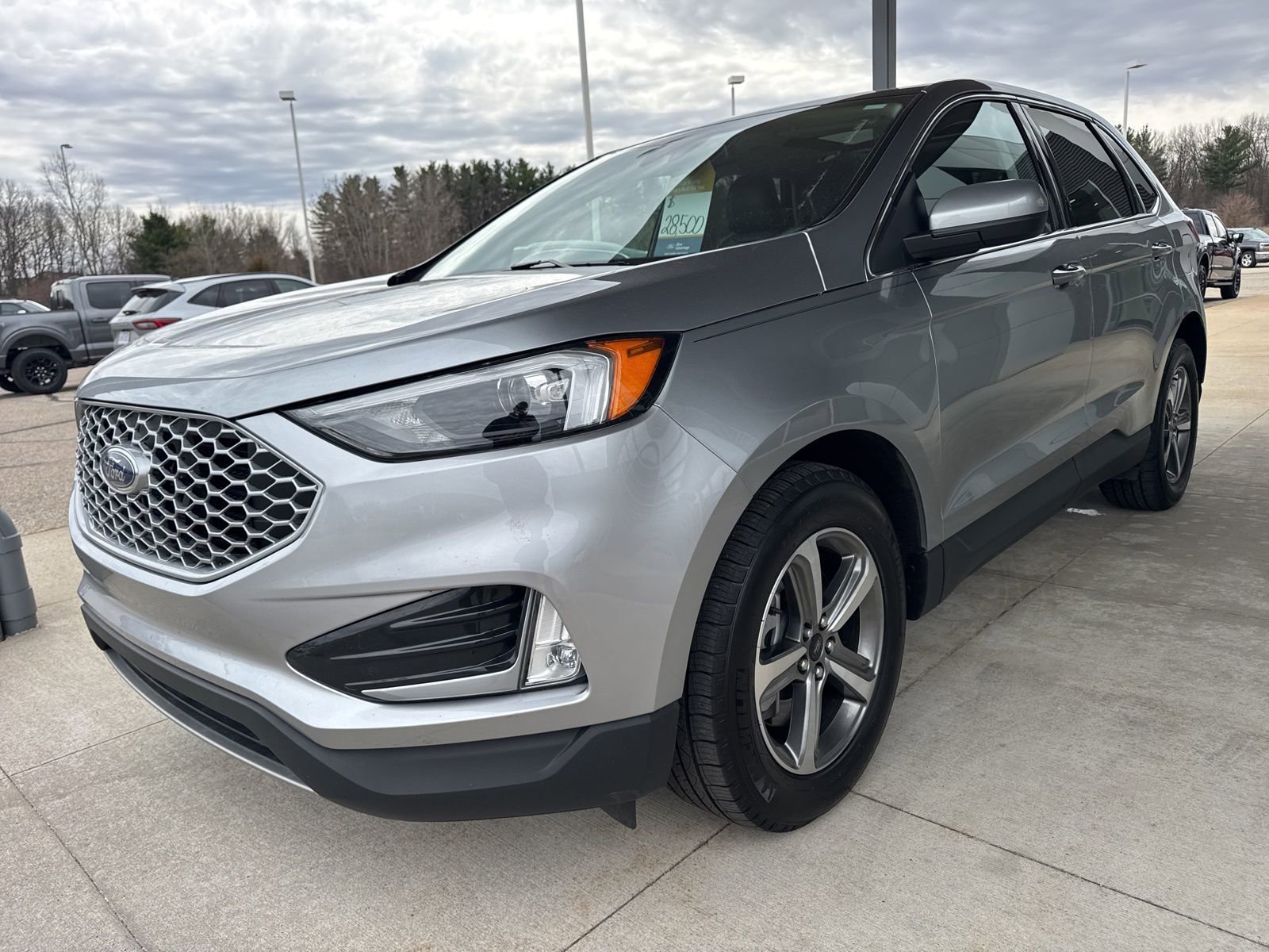 Certified 2024 Ford Edge SEL w/ Convenience Package AWD/4WD image 3