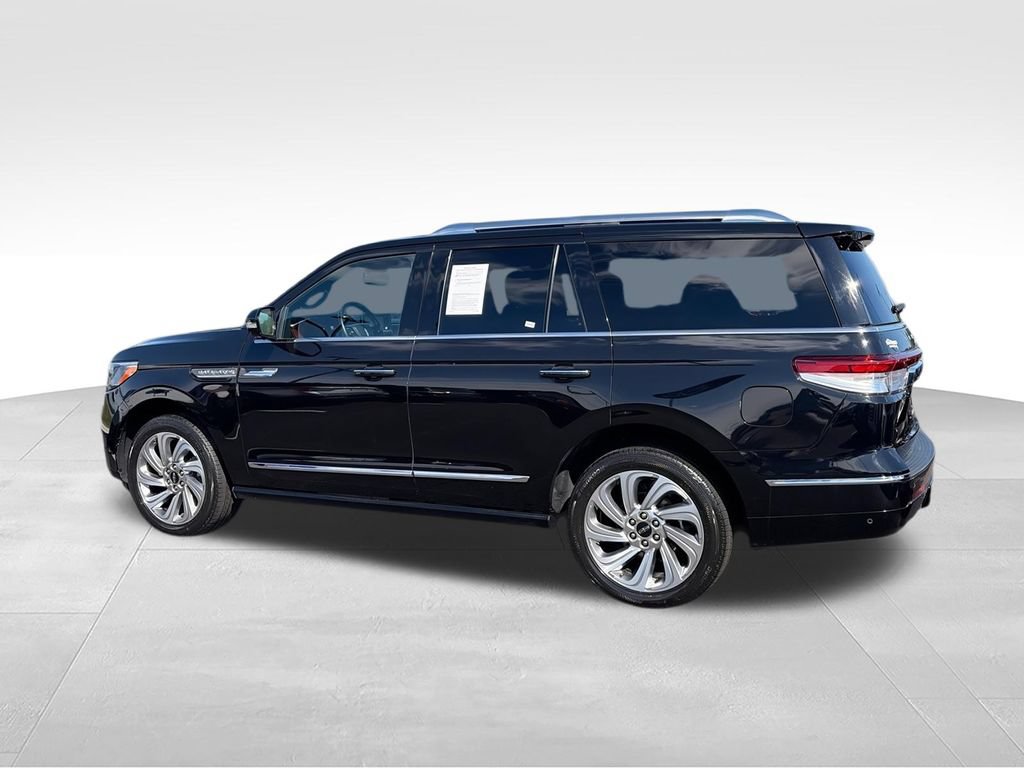 Used 2024 Lincoln Navigator Reserve AWD/4WD image 6