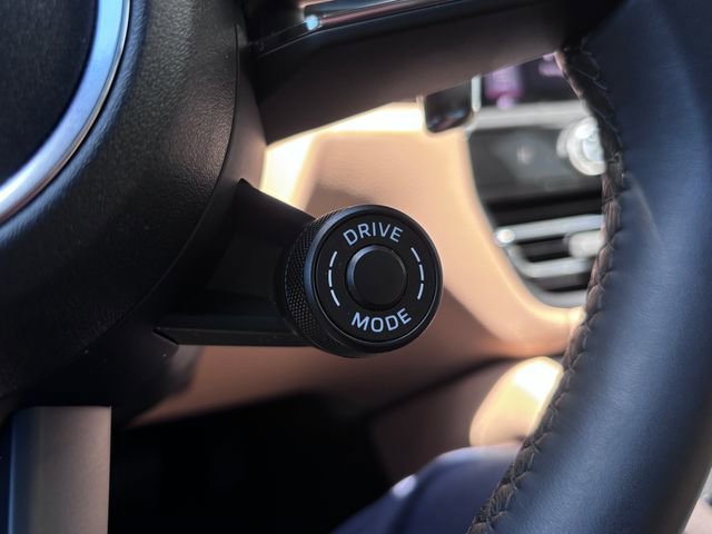 Certified 2024 Porsche Macan S AWD/4WD image 18