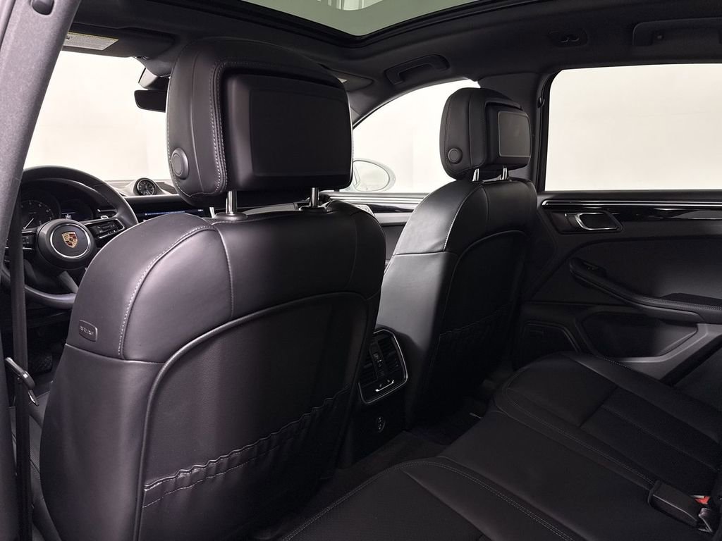 Certified 2025 Porsche Macan image 25