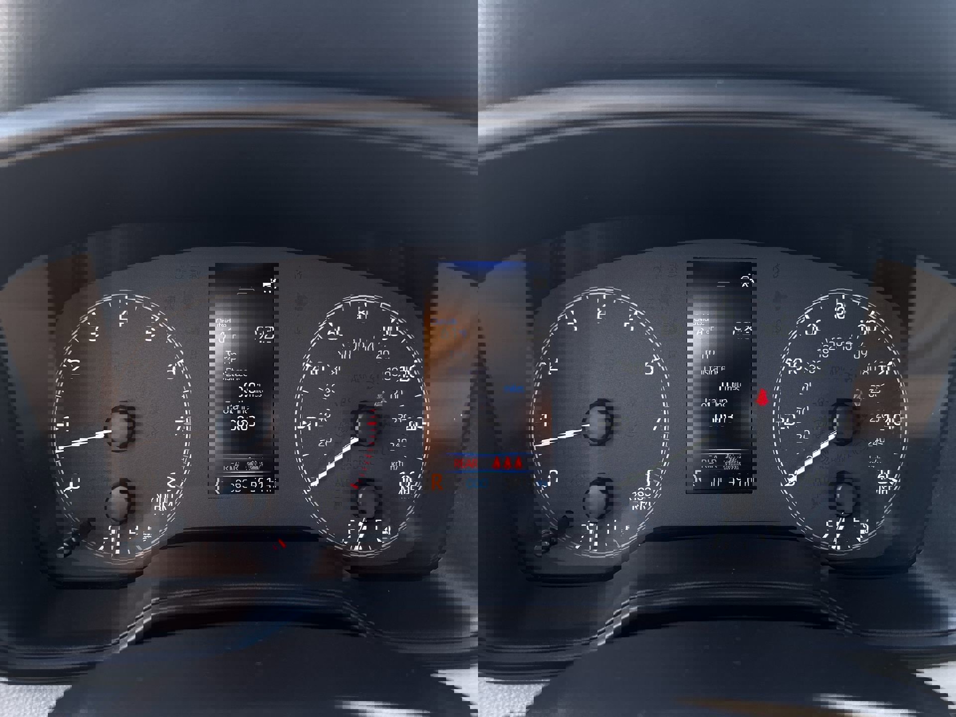 Used 2025 Toyota Corolla Cross L image 10