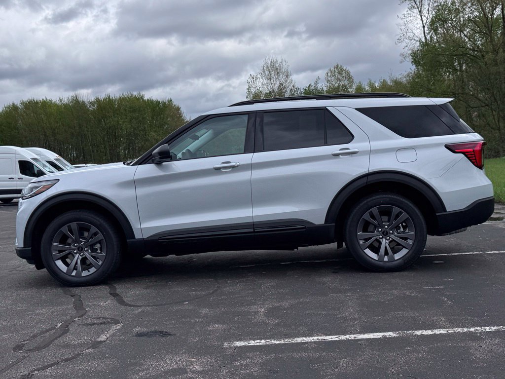 New 2026 Ford Explorer Active w/ Active Comfort Package AWD/4WD image 8