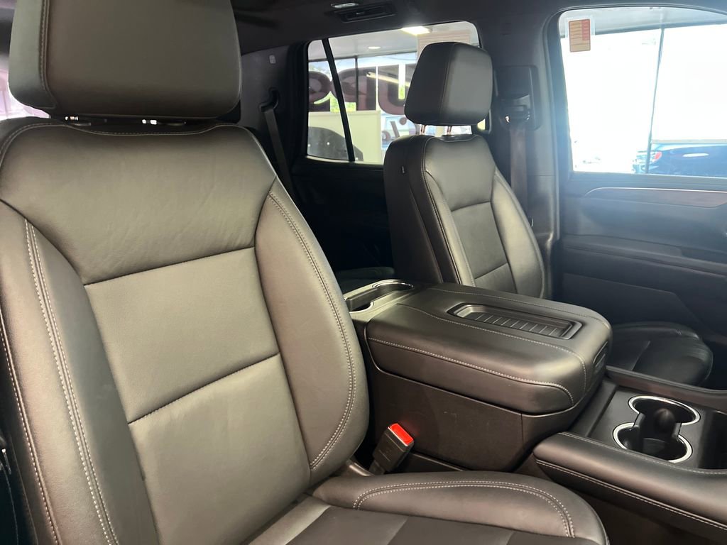 Used 2021 Chevrolet Tahoe Z71 w/ Luxury Package AWD/4WD image 44