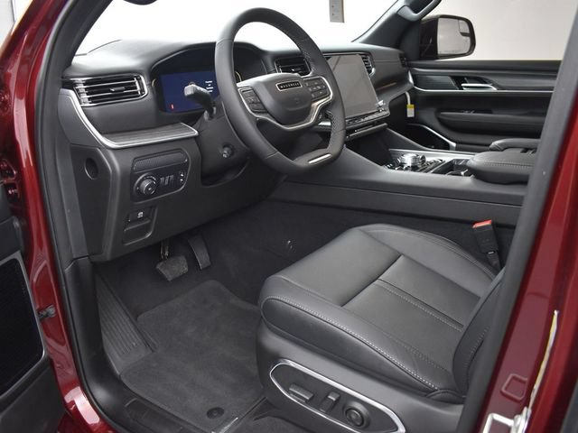 New 2023 Jeep Wagoneer L Series III w/ Premium Group I AWD/4WD image 9