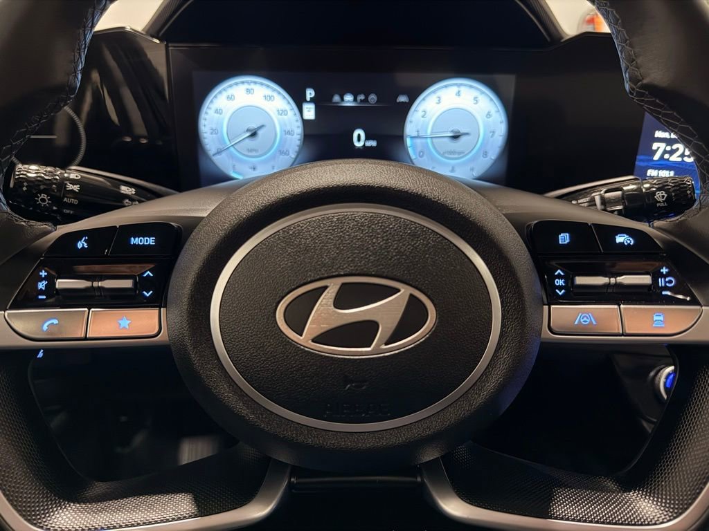 Used 2024 Hyundai Elantra Limited image 19