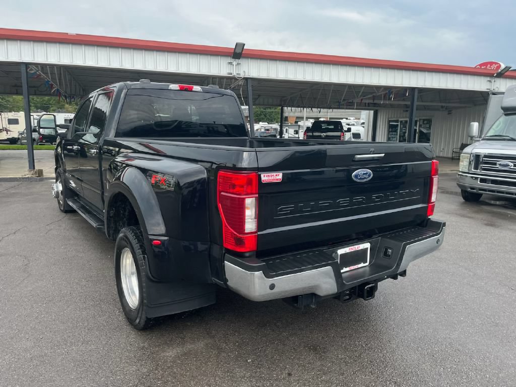 Used 2022 Ford F350 XLT w/ XLT Premium Package AWD/4WD image 9