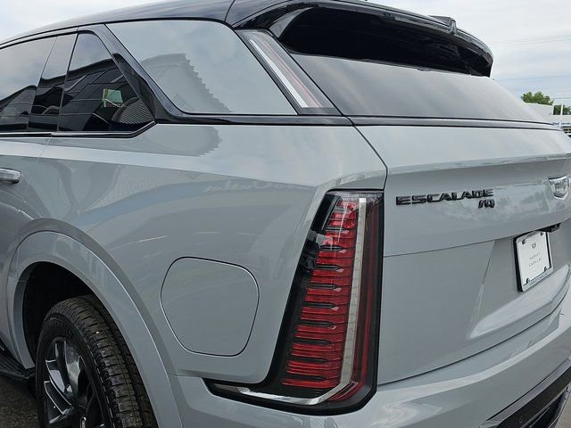 New 2026 Cadillac Escalade IQ Sport 1 w/ LPO, ONYX Package image 40