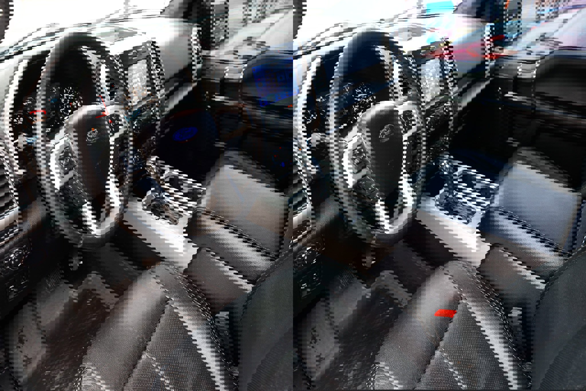 Used 2019 Ford F150 Lariat image 6