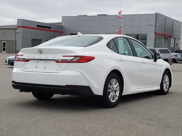 Used 2025 Toyota Camry LE FWD image 5