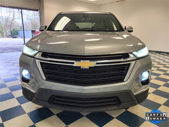 Used 2023 Chevrolet Traverse LS w/ Safety Package image 2
