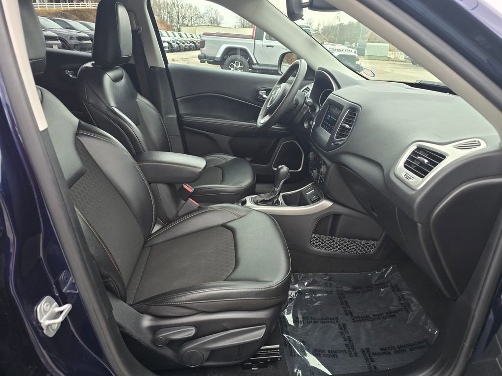 Used 2021 Jeep Compass Latitude image 27