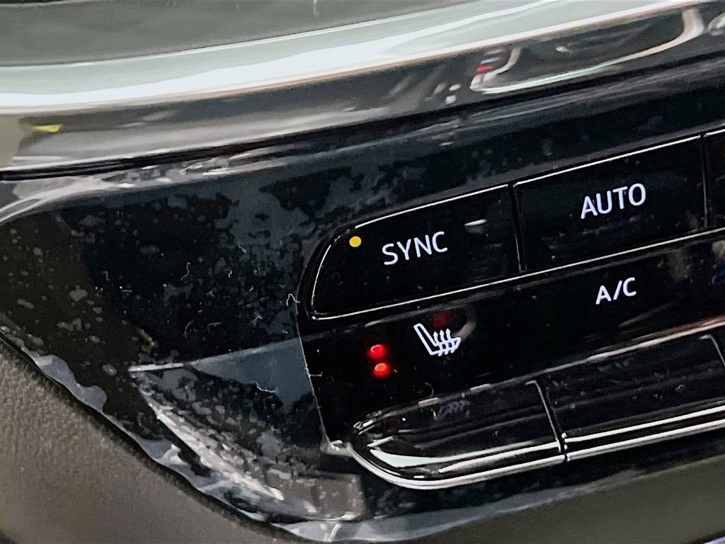 New 2025 Buick Encore GX Avenir w/ Avenir Technology Package AWD/4WD image 17