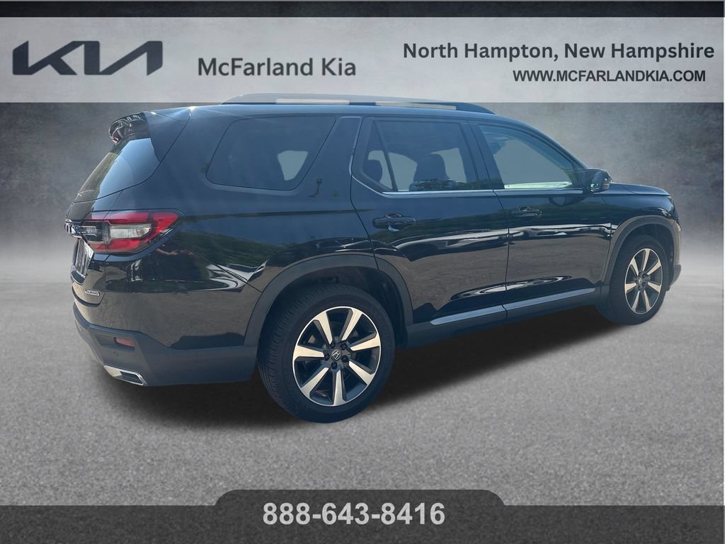 Used 2023 Honda Pilot Touring image 6