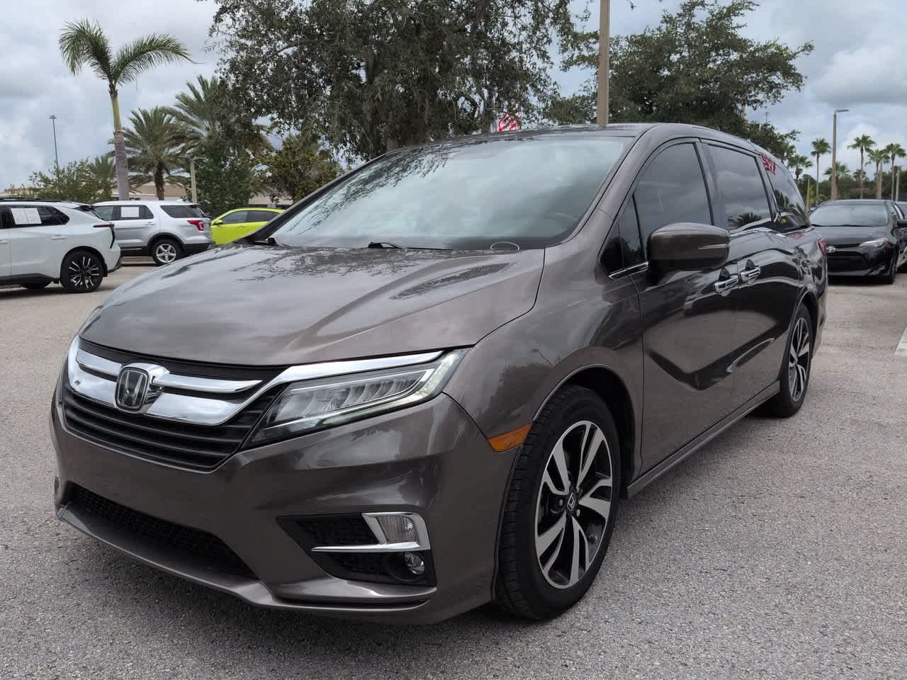Used 2019 Honda Odyssey Elite image 2