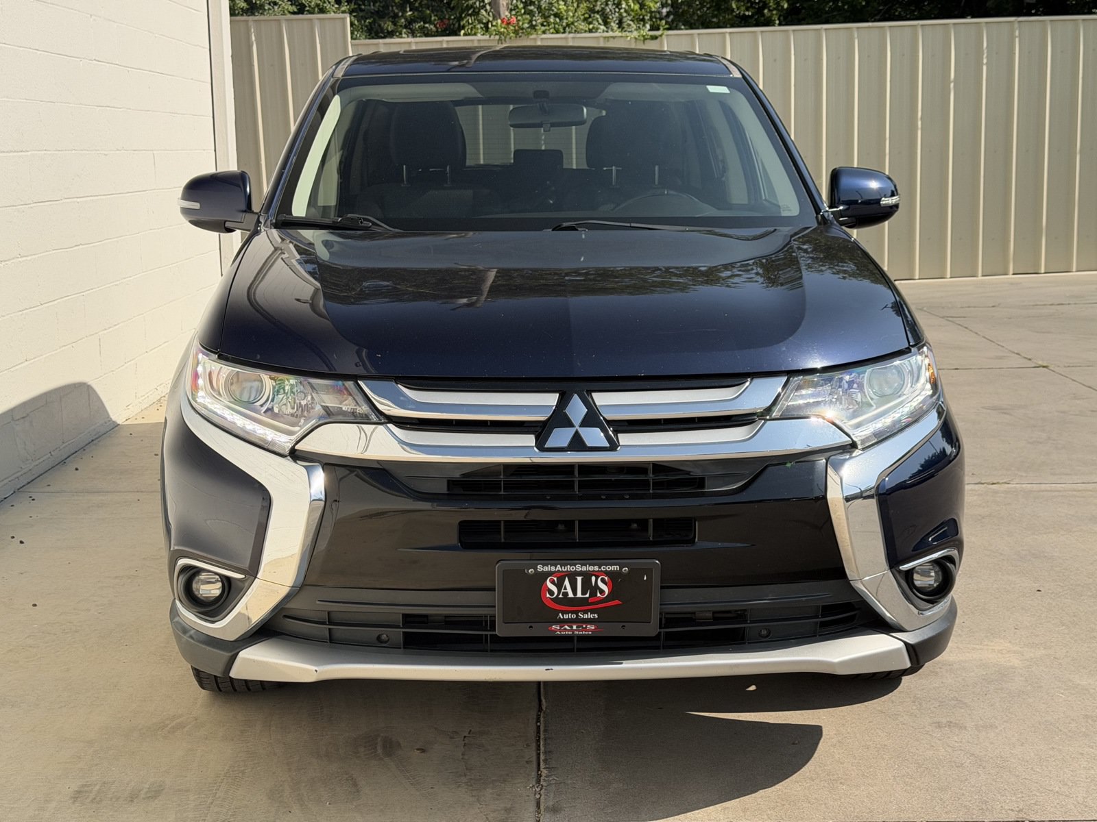 Used 2017 Mitsubishi Outlander SE FWD image 2