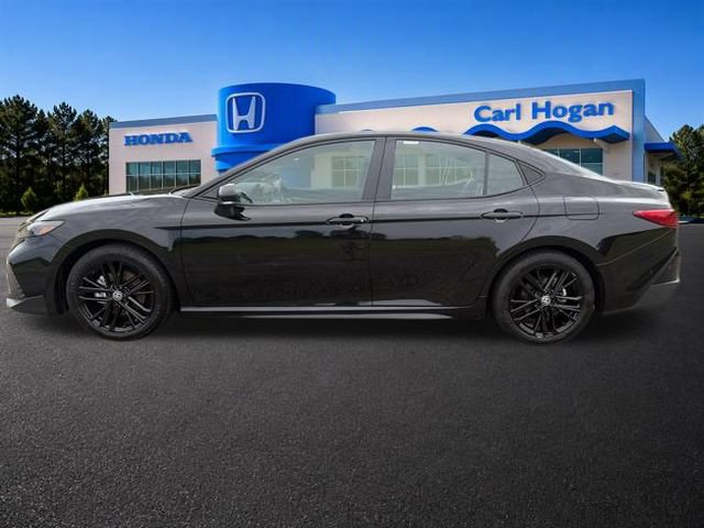 Used 2025 Toyota Camry SE FWD image 9
