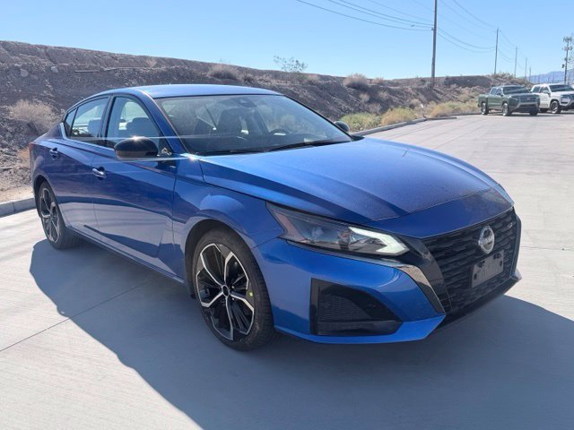 Used 2025 Nissan Altima 2.5 SR FWD image 3