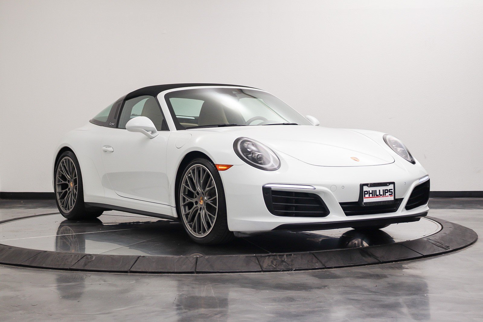 Used 2019 Porsche 911 Targa 4 AWD/4WD image 16