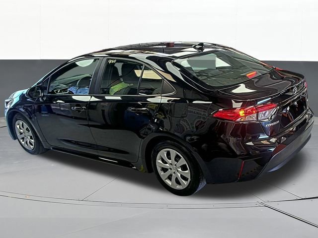 Used 2025 Toyota Corolla LE FWD image 4